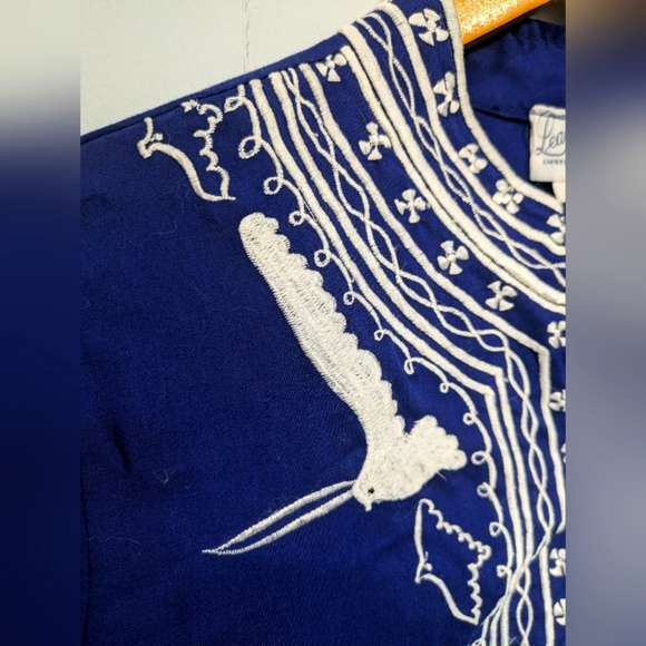 Leandra Crochet Embroidered Top in Royal Blue size Large 70s Birds Boho - Picture 4 of 10